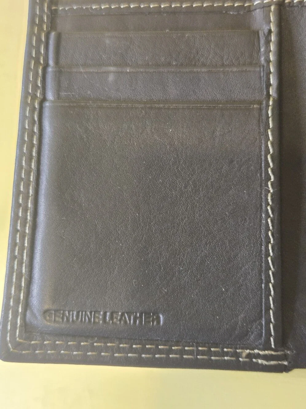 G.H. Bass & Co Men's Black Genuine Leather Trifold Wallet Contrast Stitching ID